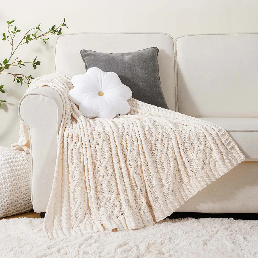 Innovative Display Techniques for Elevating Decorative Throw Blankets